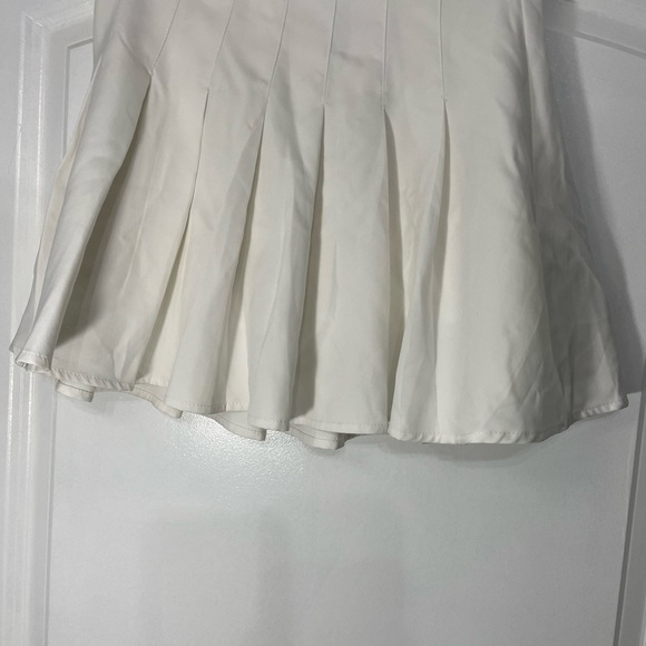 SHEIN White Skater Skirt Size Small CB-AM - Picture 2 of 4